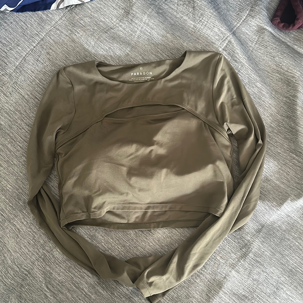 BRAND NEW paragon crop top